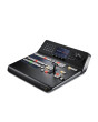 Blackmagic Design ATEM 1 M/E Advanced Panel – seitliche Ansicht des professionellen ATEM Mischpults mit LCD-Display, Tastenbeleuchtung, Joystick und T-Bar für Live-Produktionen.