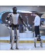 Der humanoide Roboter MagicBot sortiert Kleinteile in einer Produktionshalle mit hoher Präzision