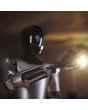 MagicBot zeigt präzise Handbewegung mit fokussiertem Roboterarm in dynamischer Lichtszene