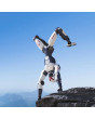 Detailaufnahme der Gelenke und Mechanik des Unitree R1 EDU-U1 humanoiden Roboters