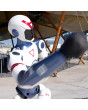 Kompakter zweibeiniger Unitree R1 Roboter in humanoider Bauweise